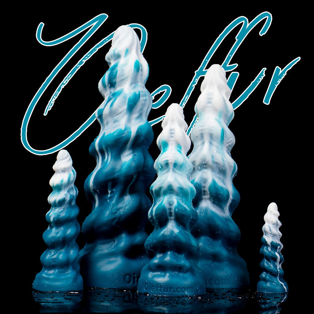 Oieffur Thick Conqueror Platinum silicone dildo with tapered design, showcasing smooth silicone surface and ergonomic shape.