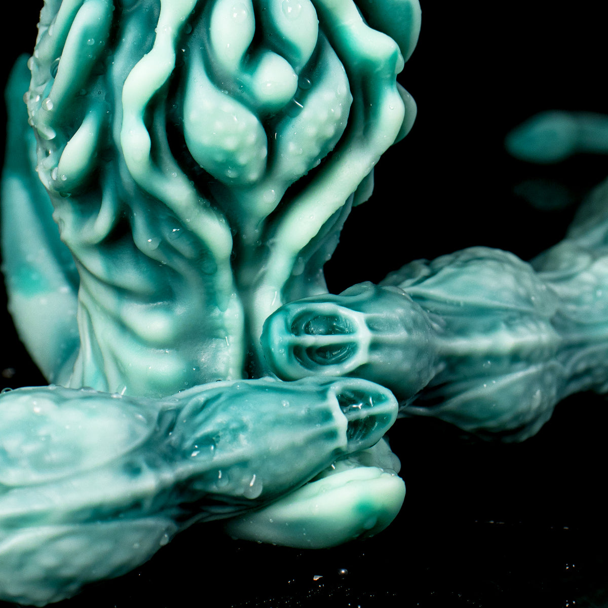 Oieffur Winding Fantasy Dildo with sculpted beads for pleasure, featuring detailed design and defined shape.