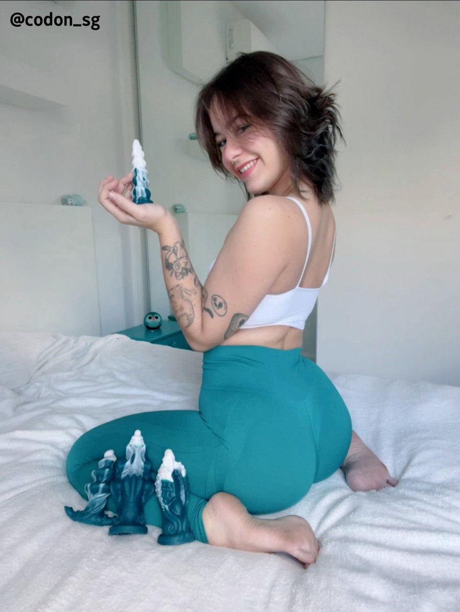 Thick Conqueror Konischer Dildo — echtes Foto von @AnnaXCodon